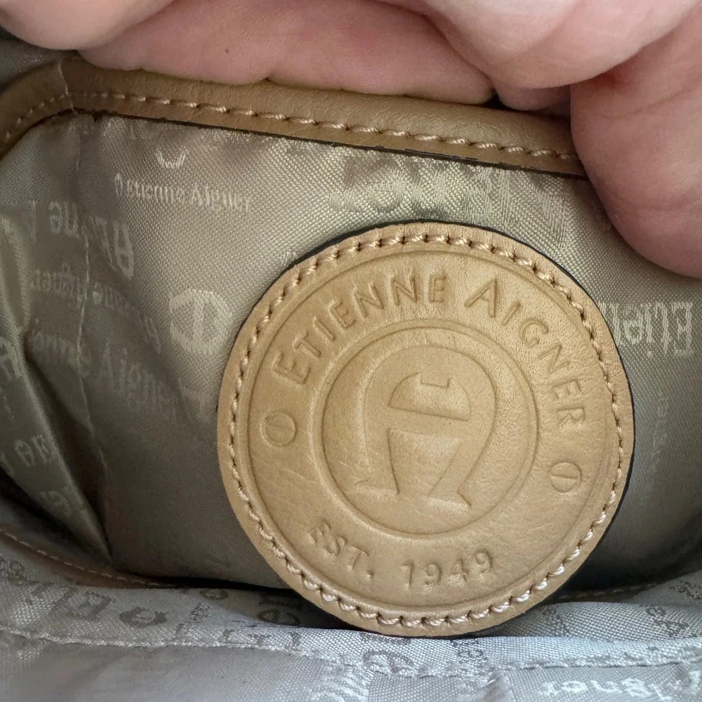 Vintage Etienne Aigner Leather Hobo Shoulder Bag Camel Old Money‎ Preppy Buckle